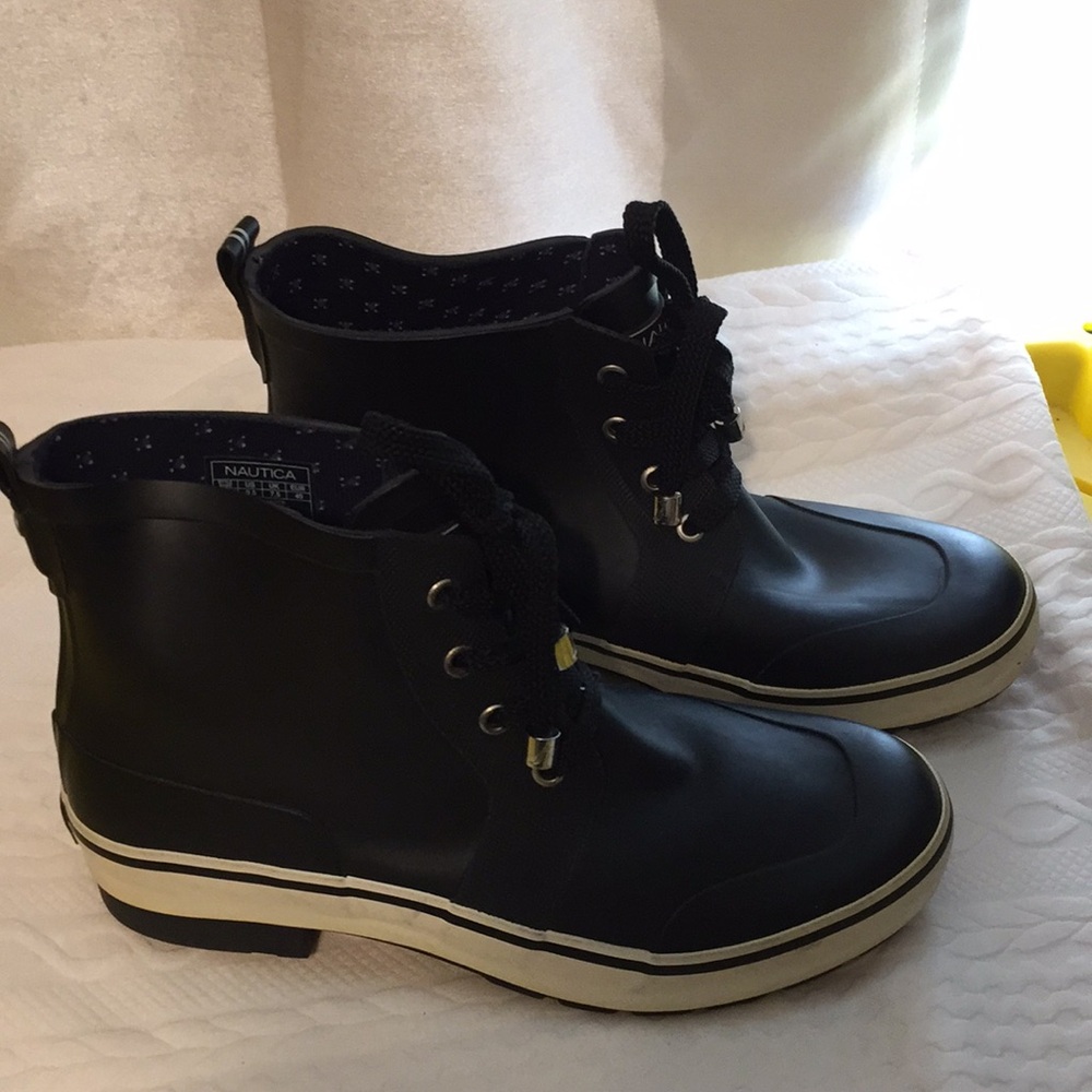 - - Nautica style name Bowen 2 boot size 9.5